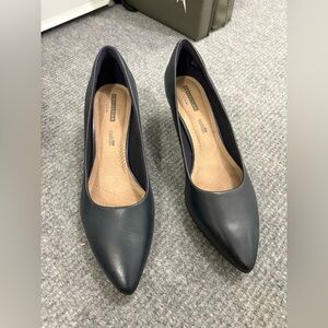 Clark’s Collection Pointed Toe Pump Heel
